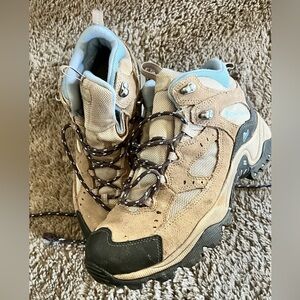 Columbia Hiking boots